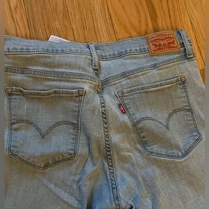 311 Levi’s